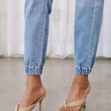 Load image into Gallery viewer, Kan Can High Rise Lightly Distressed Jogger Jeans